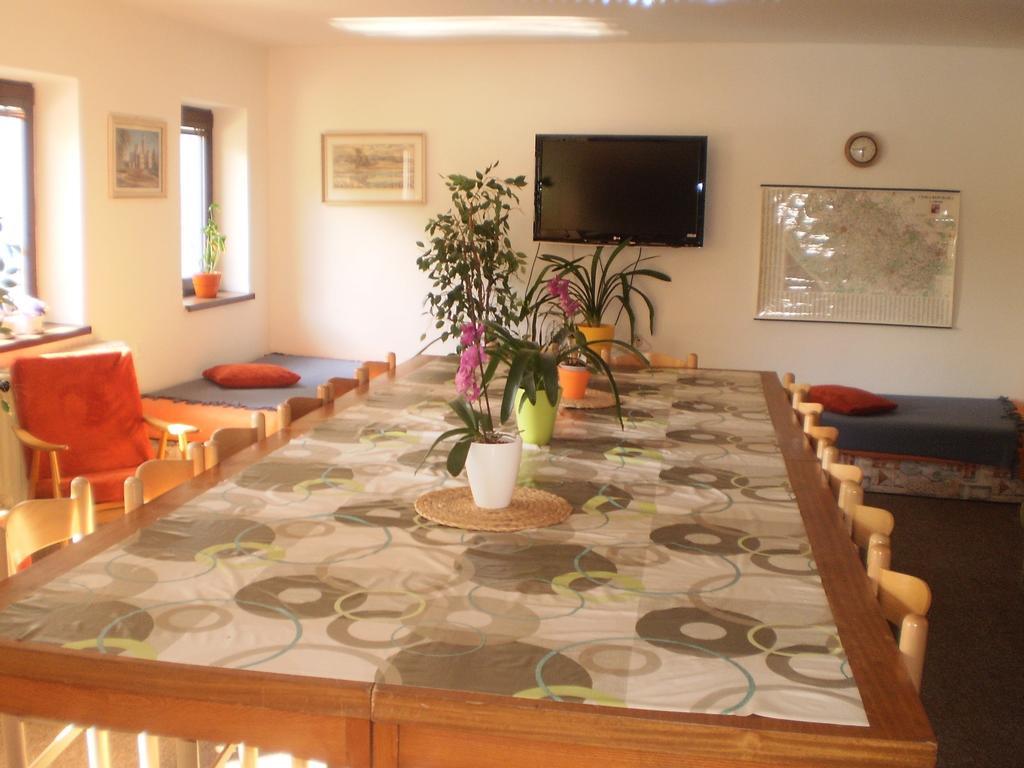 Hotel Pod Skalou Писек Экстерьер фото
